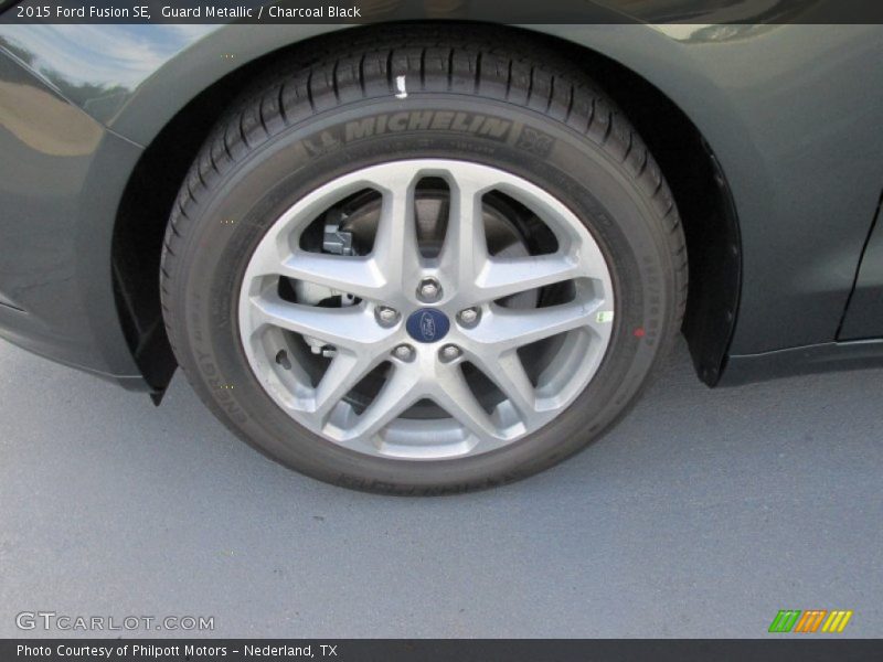 Guard Metallic / Charcoal Black 2015 Ford Fusion SE