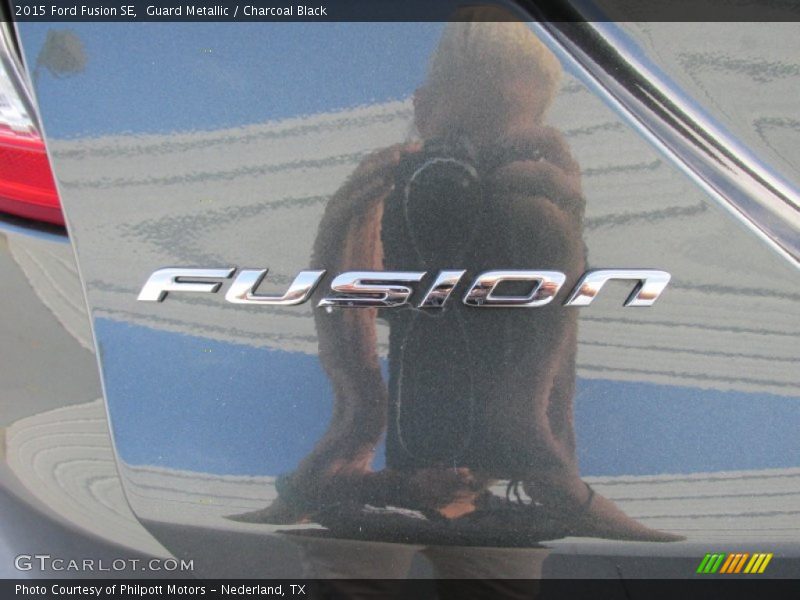 Guard Metallic / Charcoal Black 2015 Ford Fusion SE