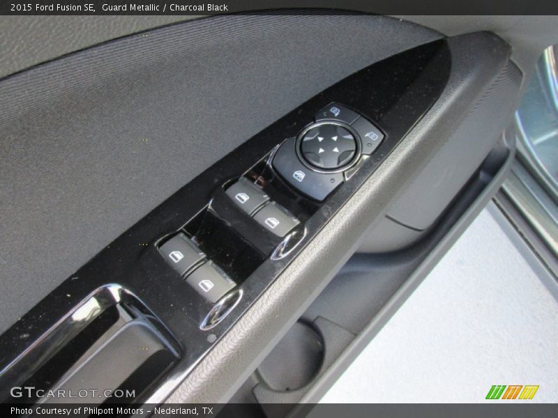 Guard Metallic / Charcoal Black 2015 Ford Fusion SE