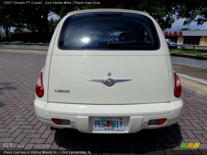 Cool Vanilla White / Pastel Slate Gray 2007 Chrysler PT Cruiser