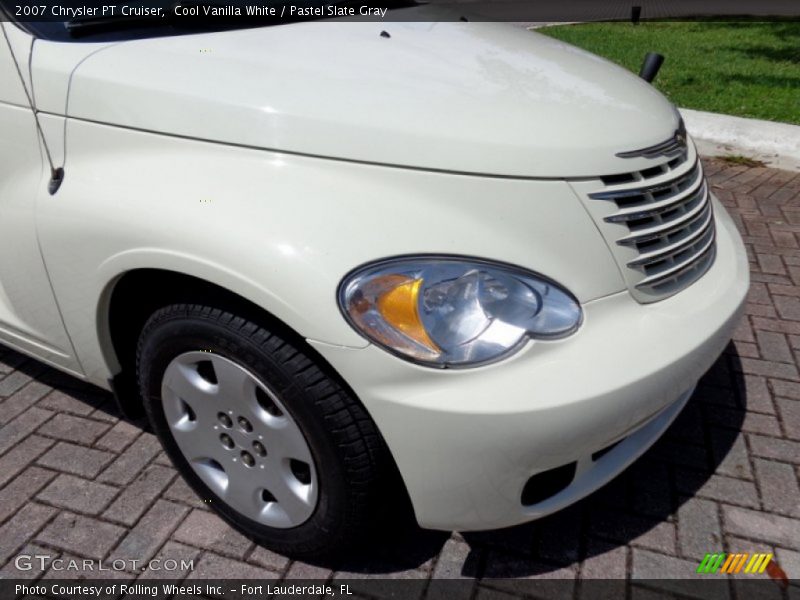 Cool Vanilla White / Pastel Slate Gray 2007 Chrysler PT Cruiser
