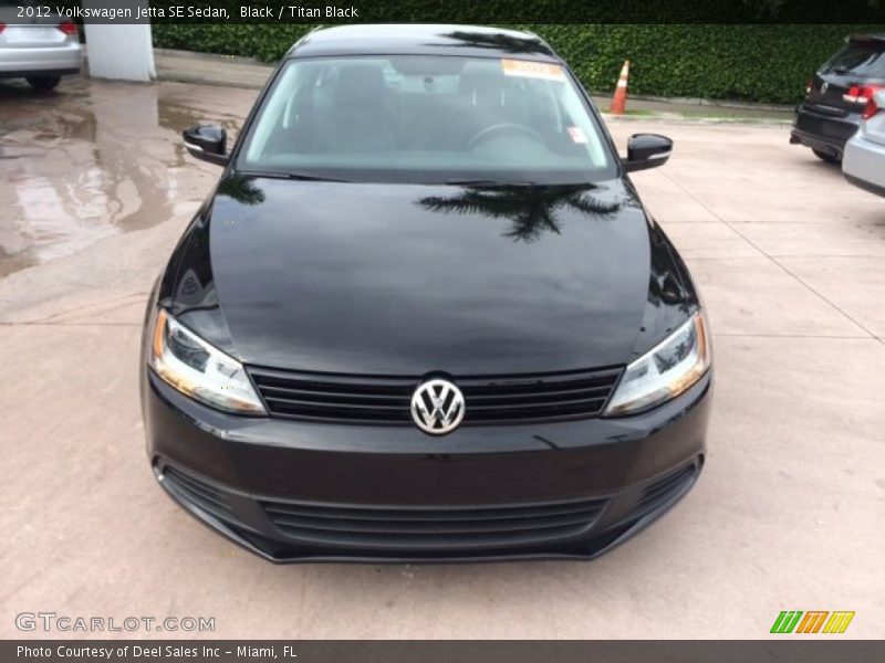 Black / Titan Black 2012 Volkswagen Jetta SE Sedan