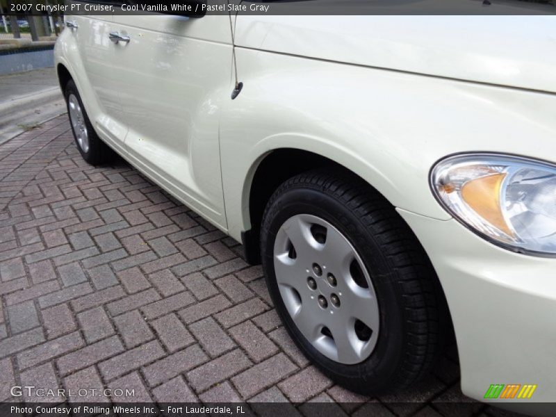 Cool Vanilla White / Pastel Slate Gray 2007 Chrysler PT Cruiser