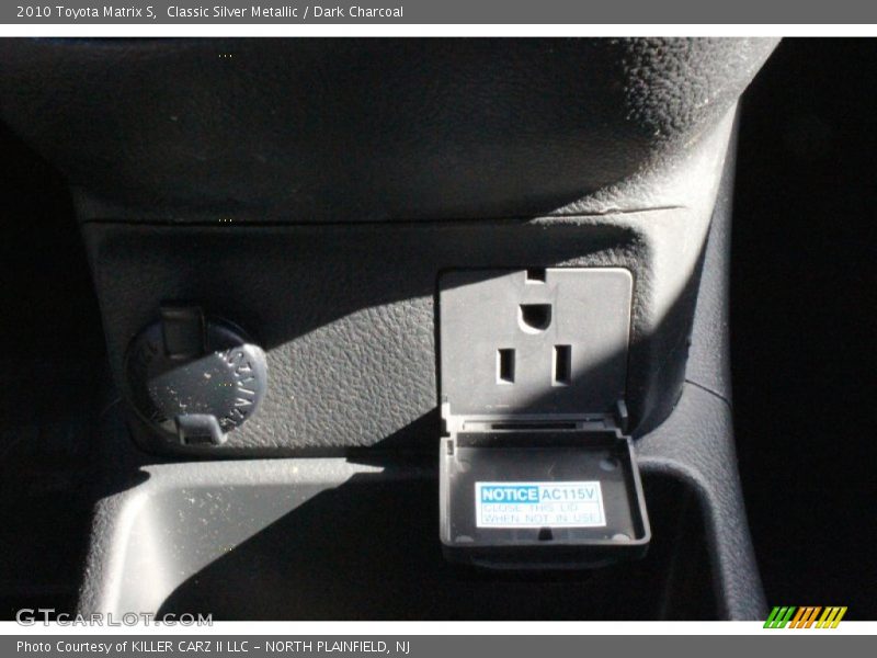 Classic Silver Metallic / Dark Charcoal 2010 Toyota Matrix S