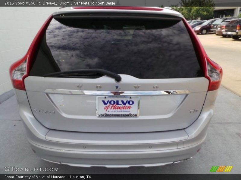 Bright Silver Metallic / Soft Beige 2015 Volvo XC60 T5 Drive-E