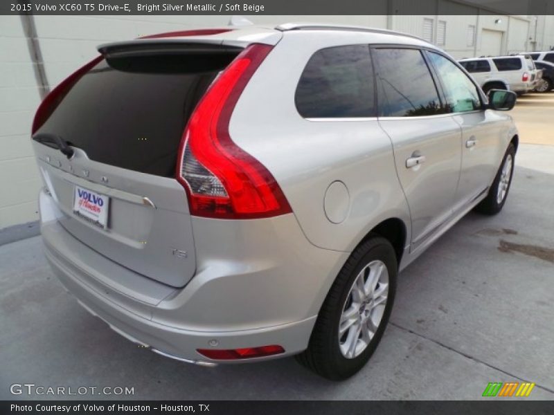 Bright Silver Metallic / Soft Beige 2015 Volvo XC60 T5 Drive-E