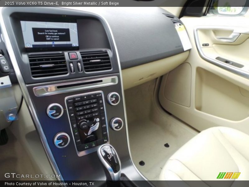 Bright Silver Metallic / Soft Beige 2015 Volvo XC60 T5 Drive-E