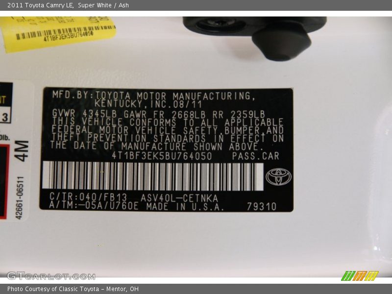 Super White / Ash 2011 Toyota Camry LE