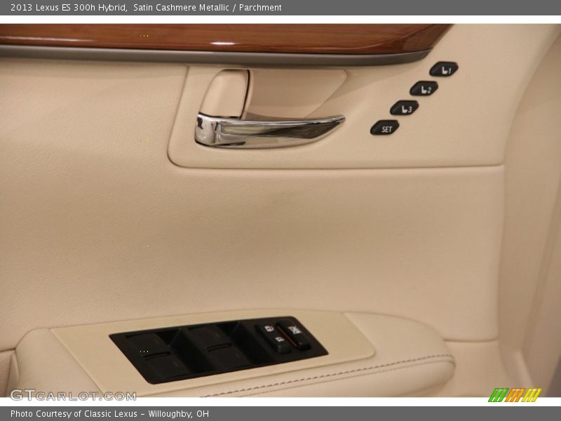 Satin Cashmere Metallic / Parchment 2013 Lexus ES 300h Hybrid