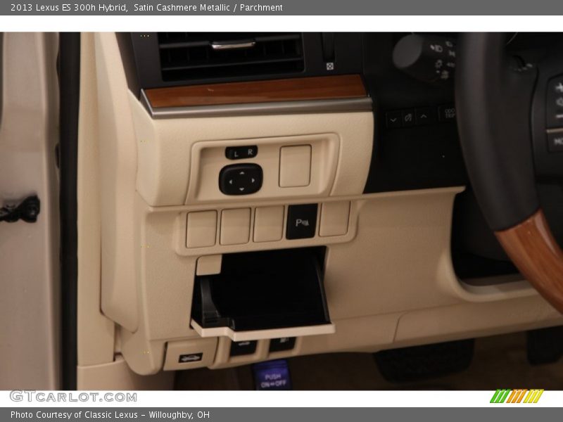 Satin Cashmere Metallic / Parchment 2013 Lexus ES 300h Hybrid