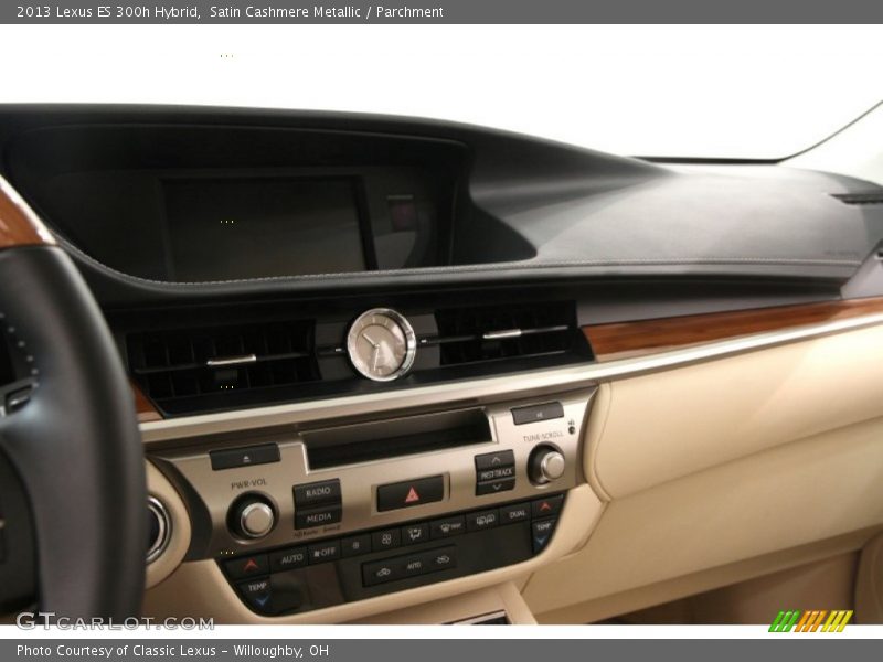 Satin Cashmere Metallic / Parchment 2013 Lexus ES 300h Hybrid