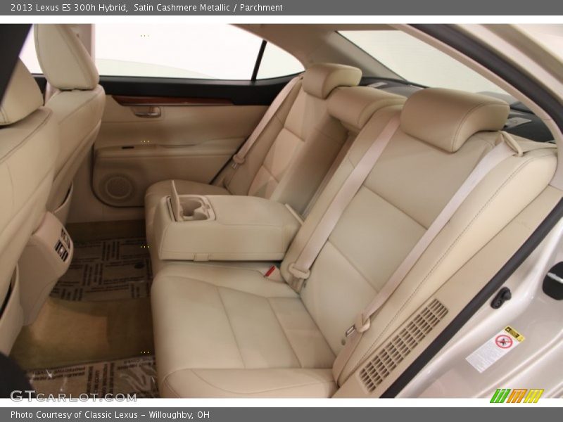 Satin Cashmere Metallic / Parchment 2013 Lexus ES 300h Hybrid