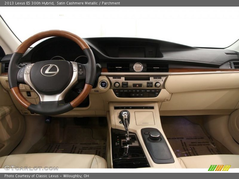 Satin Cashmere Metallic / Parchment 2013 Lexus ES 300h Hybrid