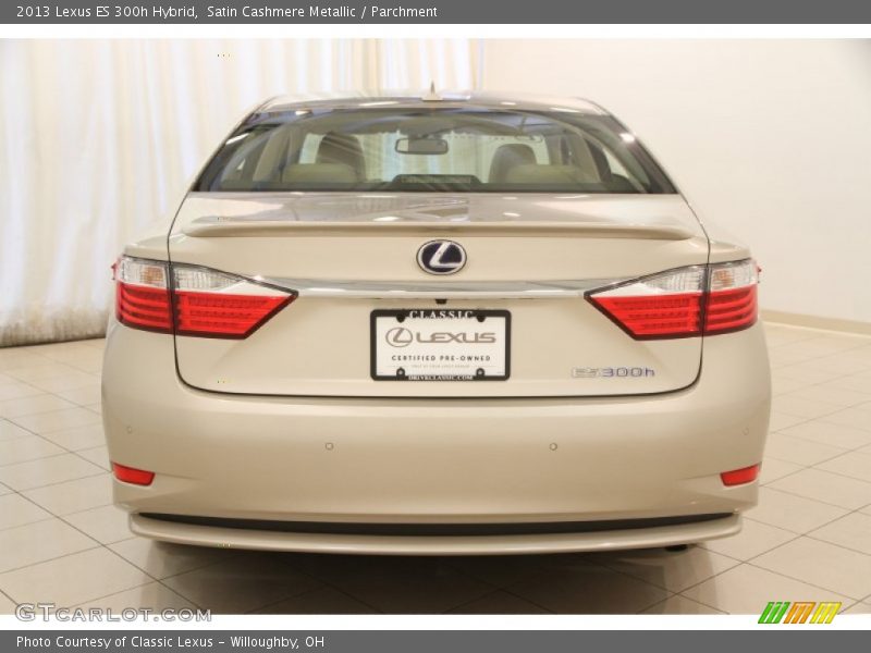 Satin Cashmere Metallic / Parchment 2013 Lexus ES 300h Hybrid