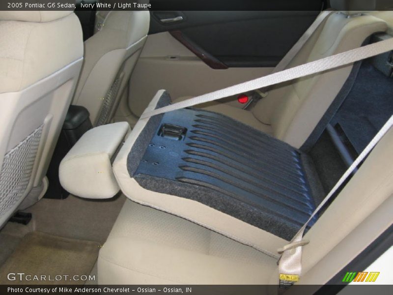 Ivory White / Light Taupe 2005 Pontiac G6 Sedan
