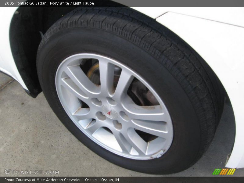 Ivory White / Light Taupe 2005 Pontiac G6 Sedan