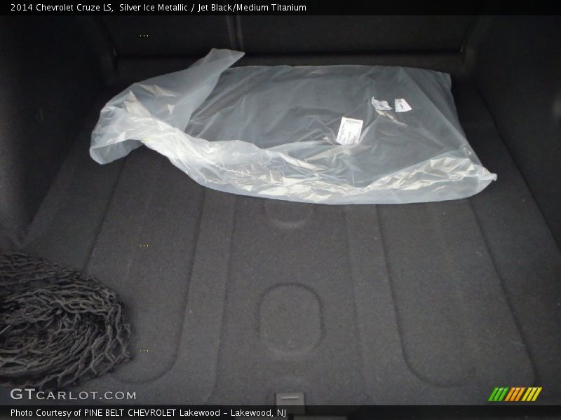 Silver Ice Metallic / Jet Black/Medium Titanium 2014 Chevrolet Cruze LS