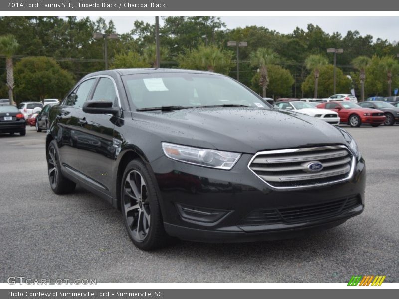 Tuxedo Black / Charcoal Black 2014 Ford Taurus SEL