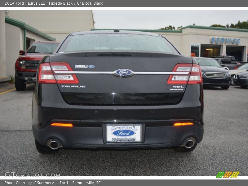 Tuxedo Black / Charcoal Black 2014 Ford Taurus SEL
