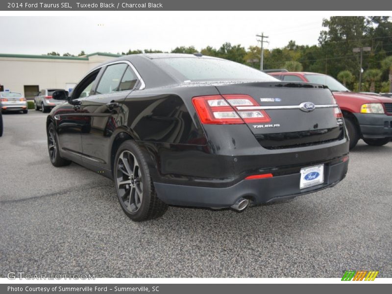 Tuxedo Black / Charcoal Black 2014 Ford Taurus SEL