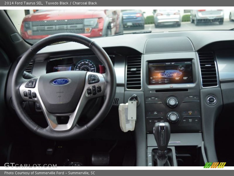 Tuxedo Black / Charcoal Black 2014 Ford Taurus SEL