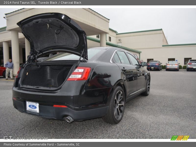 Tuxedo Black / Charcoal Black 2014 Ford Taurus SEL