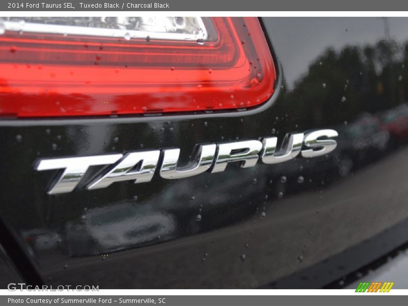 Tuxedo Black / Charcoal Black 2014 Ford Taurus SEL