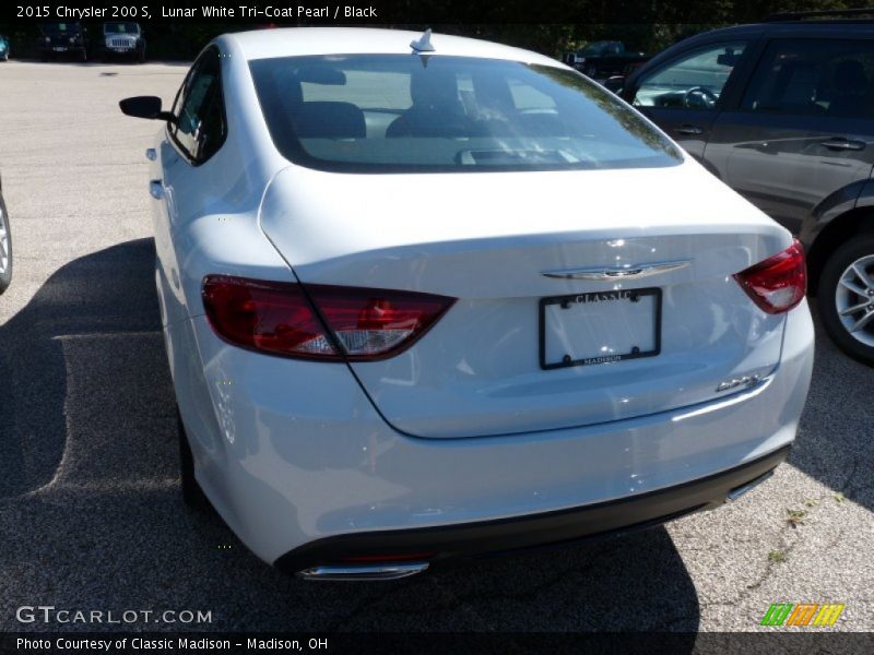 Lunar White Tri-Coat Pearl / Black 2015 Chrysler 200 S