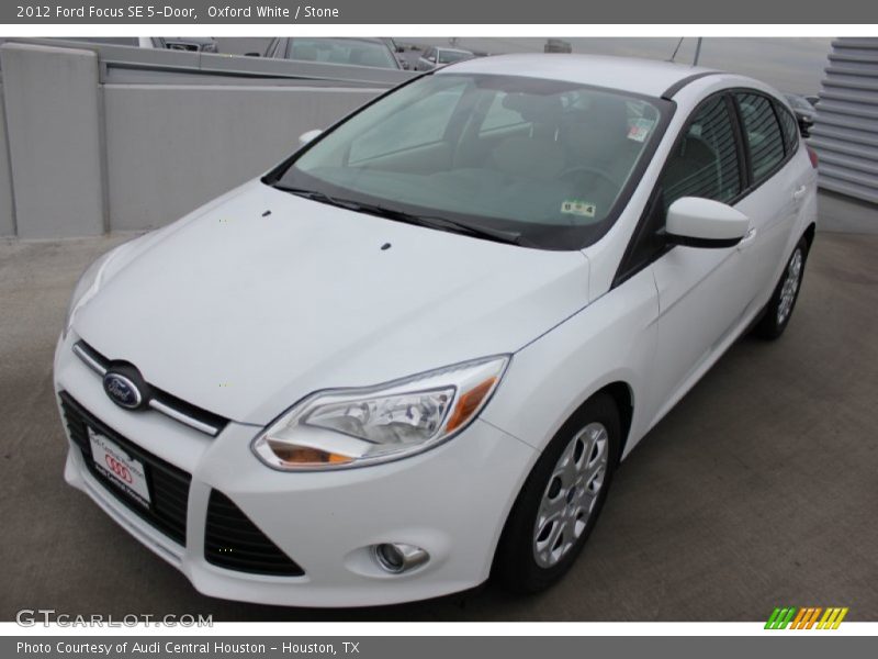Oxford White / Stone 2012 Ford Focus SE 5-Door