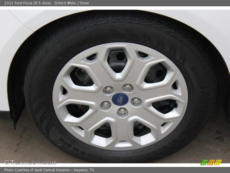 Oxford White / Stone 2012 Ford Focus SE 5-Door