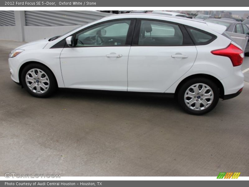 Oxford White / Stone 2012 Ford Focus SE 5-Door