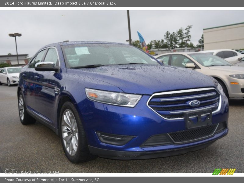 Front 3/4 View of 2014 Taurus Limited