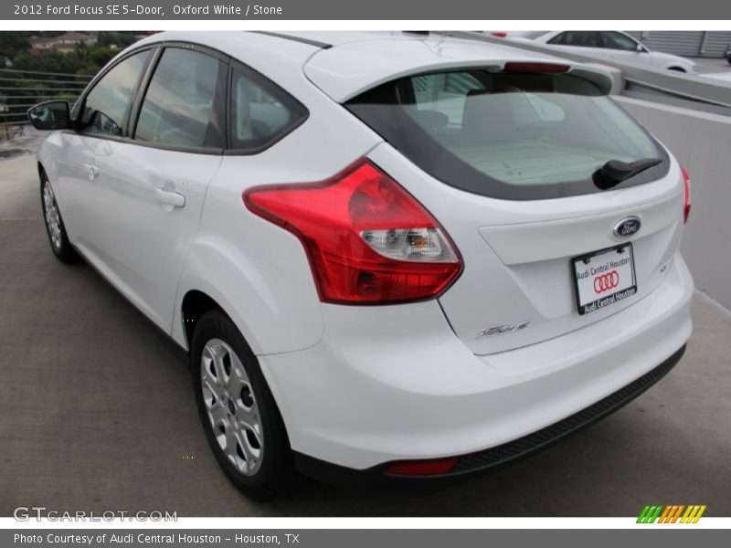 Oxford White / Stone 2012 Ford Focus SE 5-Door