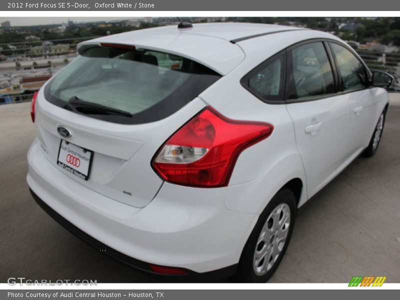 Oxford White / Stone 2012 Ford Focus SE 5-Door