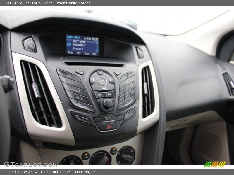 Oxford White / Stone 2012 Ford Focus SE 5-Door