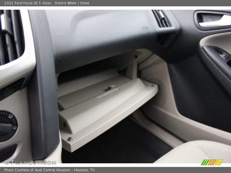 Oxford White / Stone 2012 Ford Focus SE 5-Door