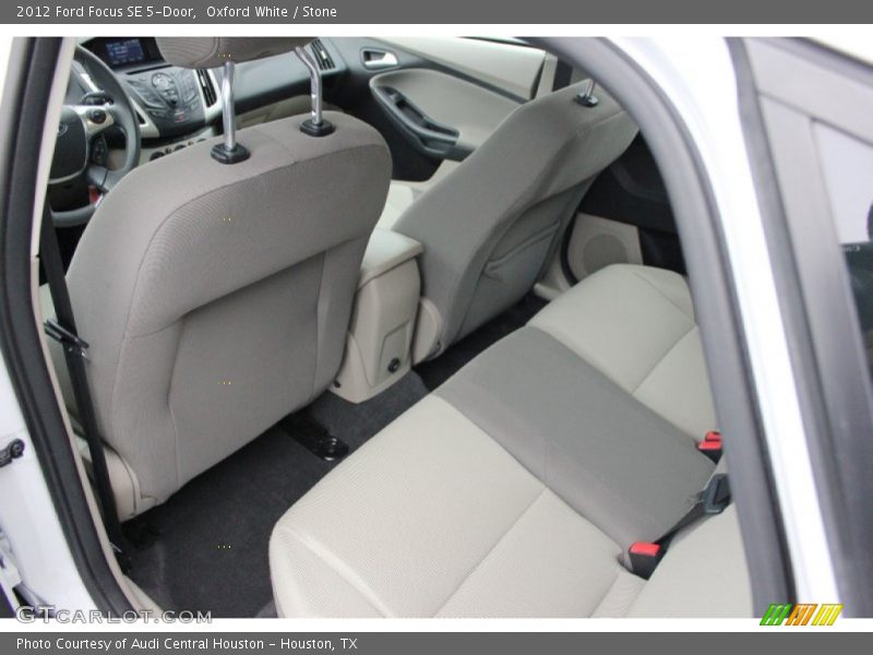 Oxford White / Stone 2012 Ford Focus SE 5-Door