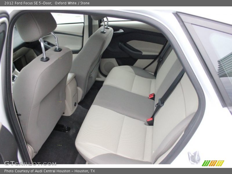 Oxford White / Stone 2012 Ford Focus SE 5-Door