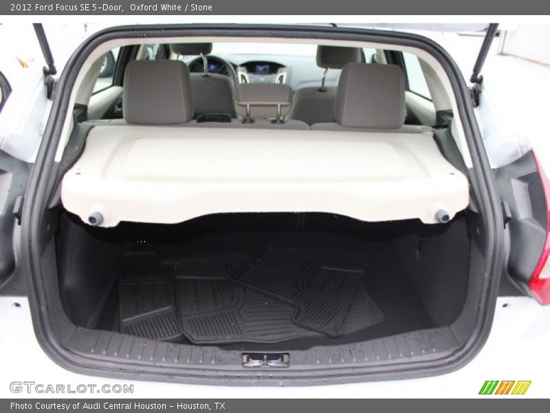 Oxford White / Stone 2012 Ford Focus SE 5-Door