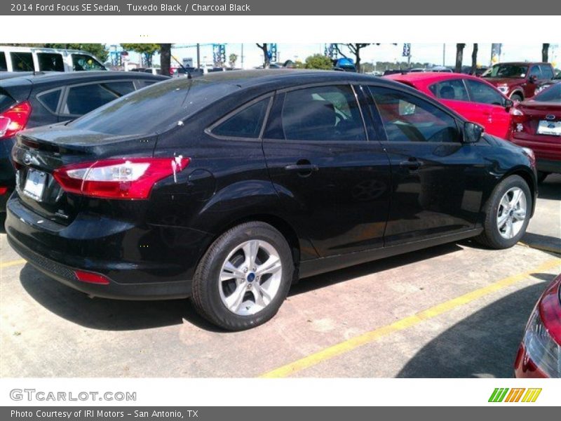 Tuxedo Black / Charcoal Black 2014 Ford Focus SE Sedan