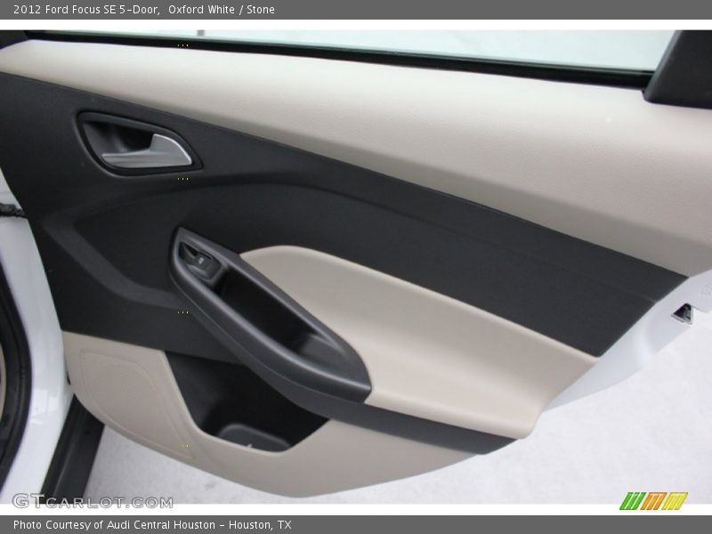 Oxford White / Stone 2012 Ford Focus SE 5-Door