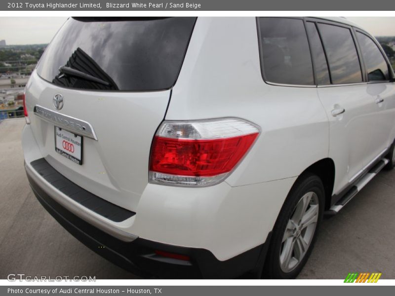 Blizzard White Pearl / Sand Beige 2012 Toyota Highlander Limited