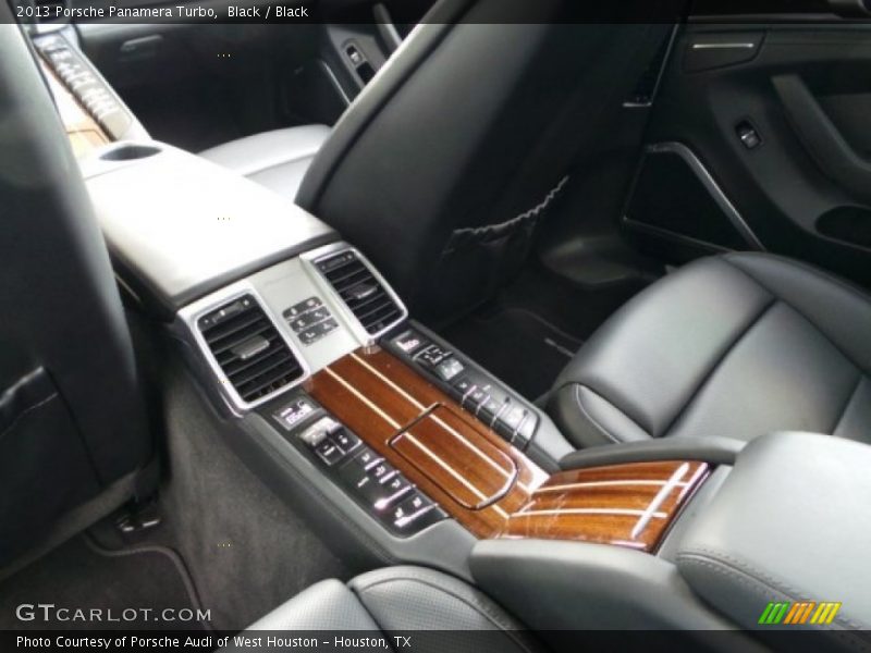 Controls of 2013 Panamera Turbo