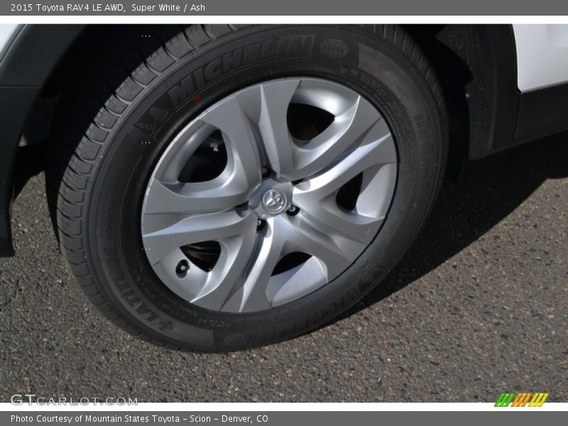 Super White / Ash 2015 Toyota RAV4 LE AWD