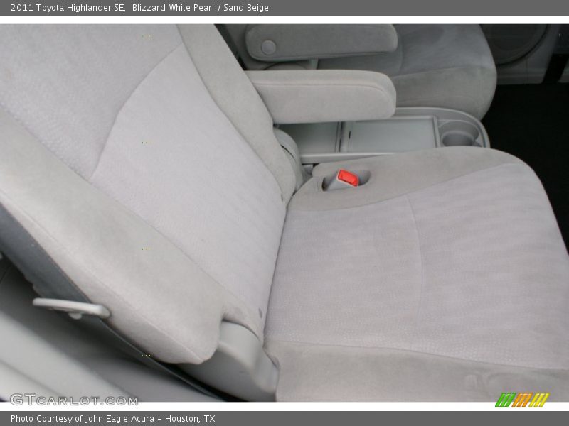 Blizzard White Pearl / Sand Beige 2011 Toyota Highlander SE