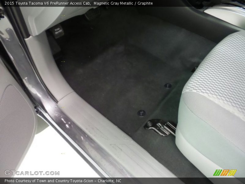 Magnetic Gray Metallic / Graphite 2015 Toyota Tacoma V6 PreRunner Access Cab