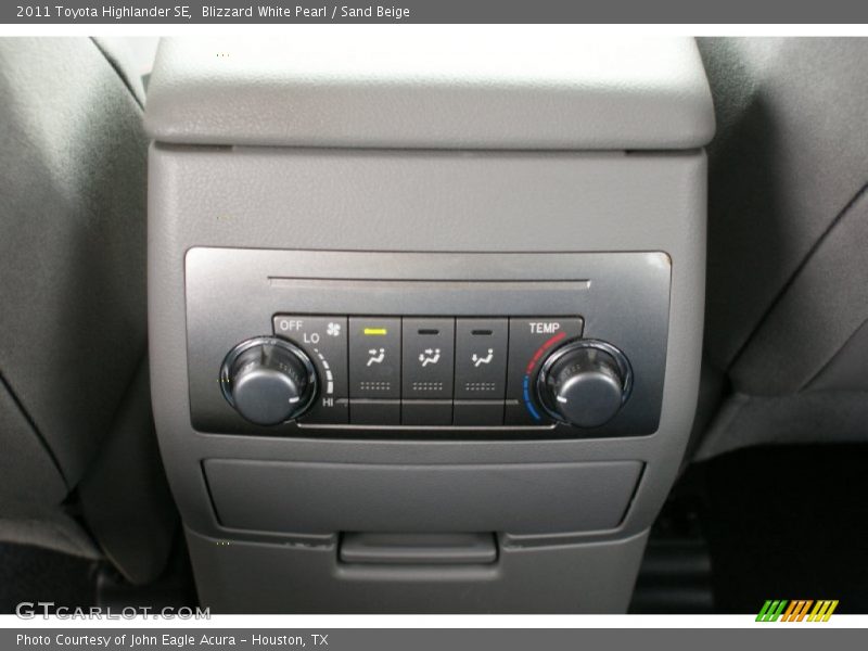 Blizzard White Pearl / Sand Beige 2011 Toyota Highlander SE