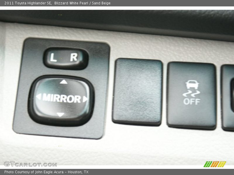 Blizzard White Pearl / Sand Beige 2011 Toyota Highlander SE