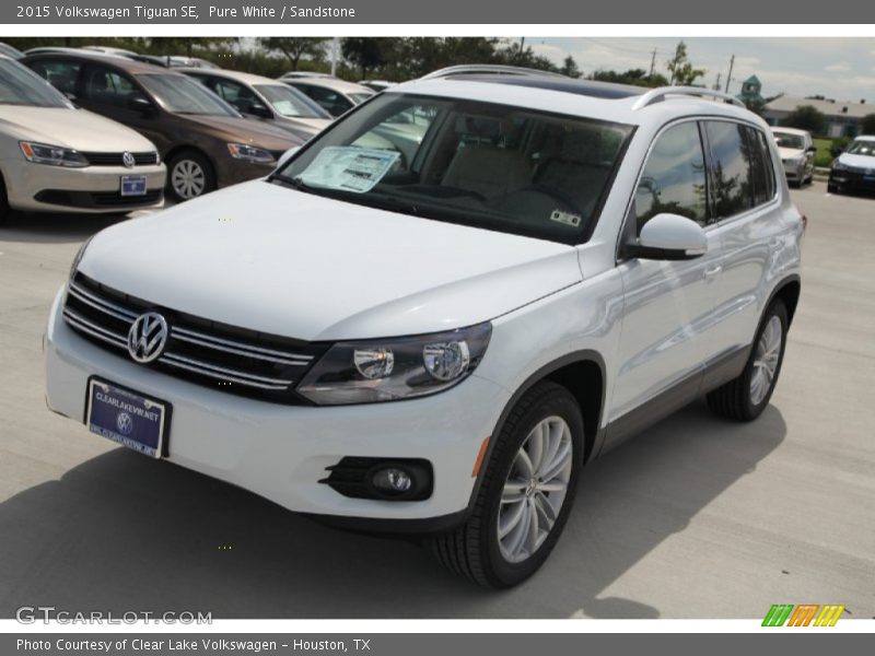 Pure White / Sandstone 2015 Volkswagen Tiguan SE
