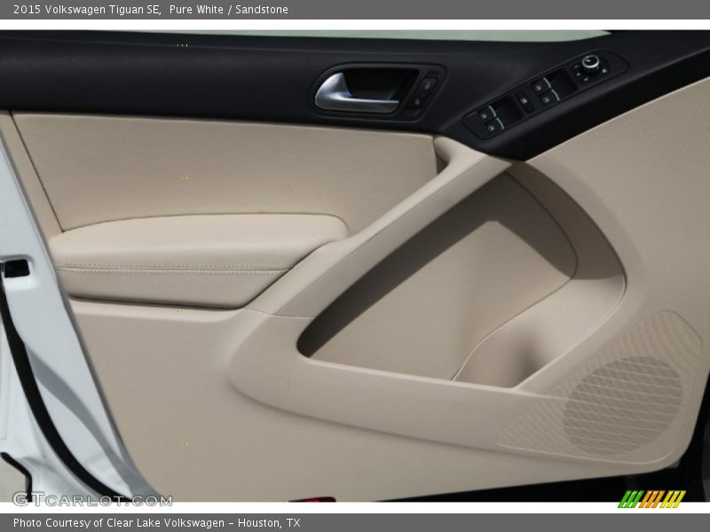 Pure White / Sandstone 2015 Volkswagen Tiguan SE